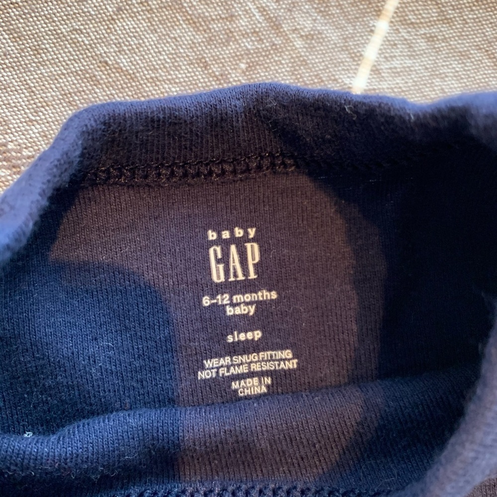 Three pairs of baby GAP pj sets. VGUC 🐭 🦙 🐱 - Picture 3 of 4